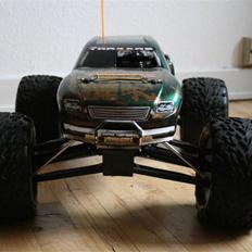 Off-Roader Traxxas Revo 3,3