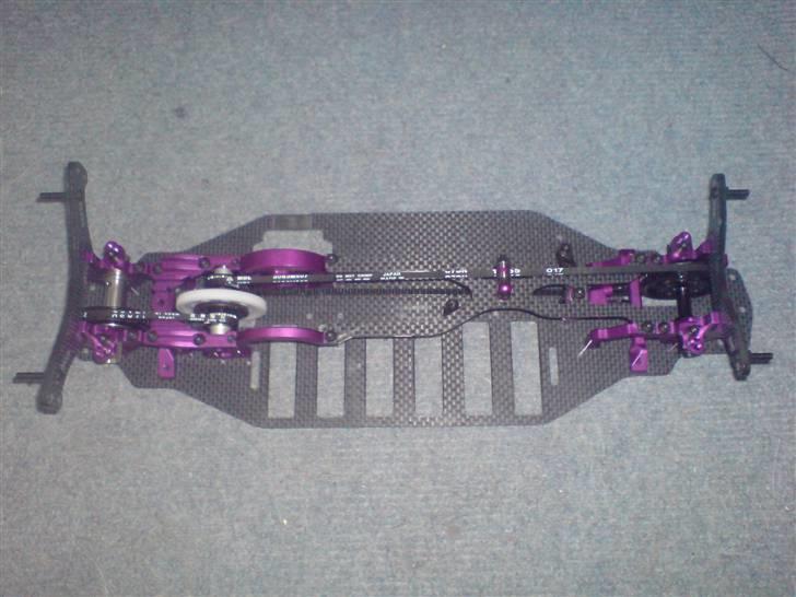 Bil HotBodies/ GAMLE BIL  - Så kom vi så langt, og kunne få tårnene på bilen. billede 3