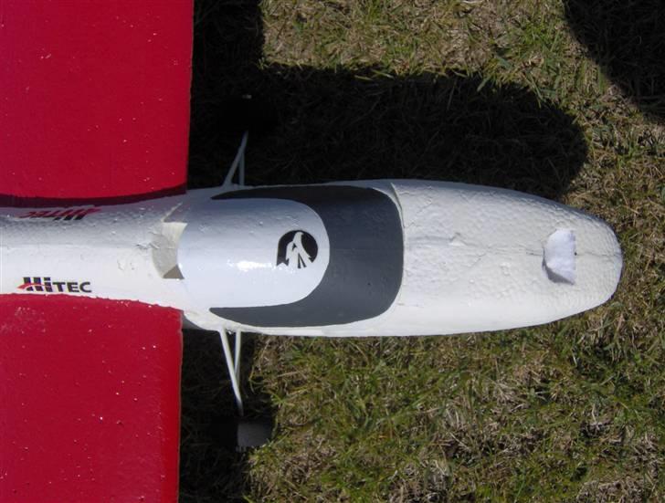 Fly Multiplex Easystar - Her kan man se ventilationshullerne i snuden og i canopy. billede 7