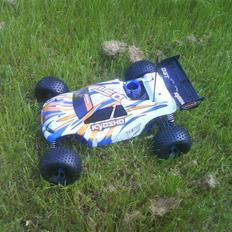 Off-Roader Kyosho DST stadiumtruck