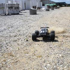 Off-Roader E-maxx Brushless