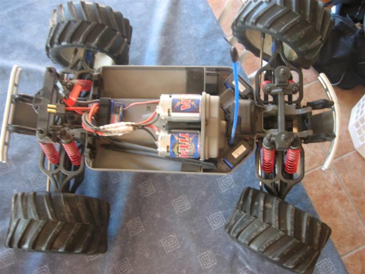 Off-Roader E-maxx Traxxas U billede 9