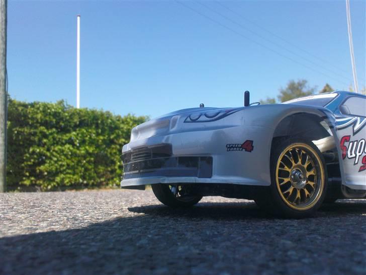 Bil hbx Skyline billede 2