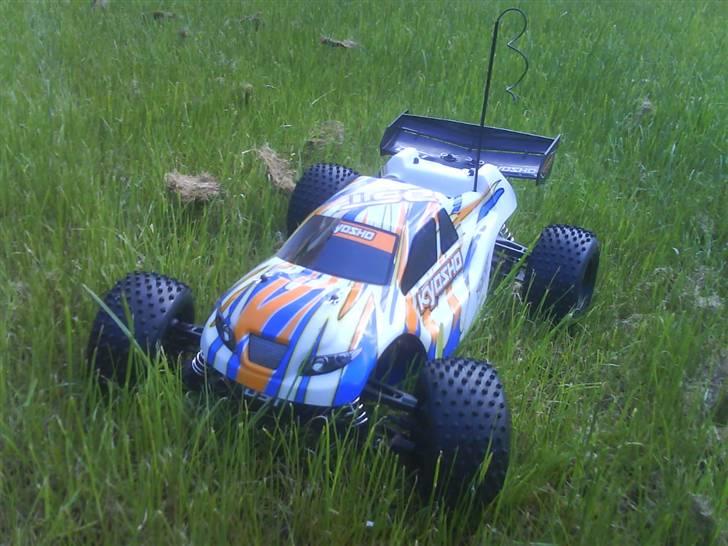 Off-Roader Kyosho DST stadiumtruck billede 4