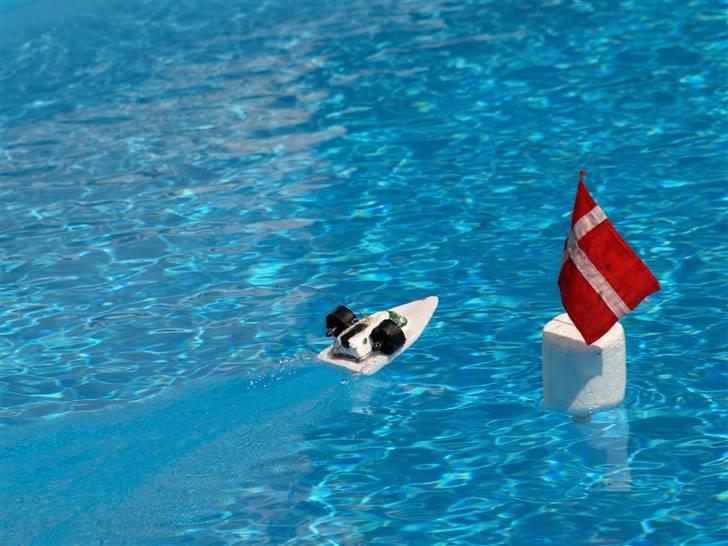 Båd Micro -Jet Boat (ødelagt) - sikke et sødt lille flag... billede 11
