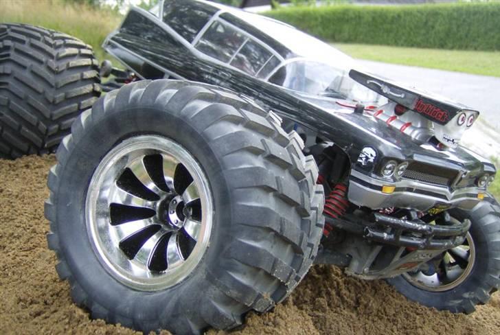 Off-Roader :E-Maxx V Twin Lipo og Bl - V-Twin opsætning , 2 x VXL-3s ESC og 2 x Velineon extreme 3500 kv brushless power system og 2 stk Sunhigh 11,1 volt 4000 mAh Lipo batt billede 2