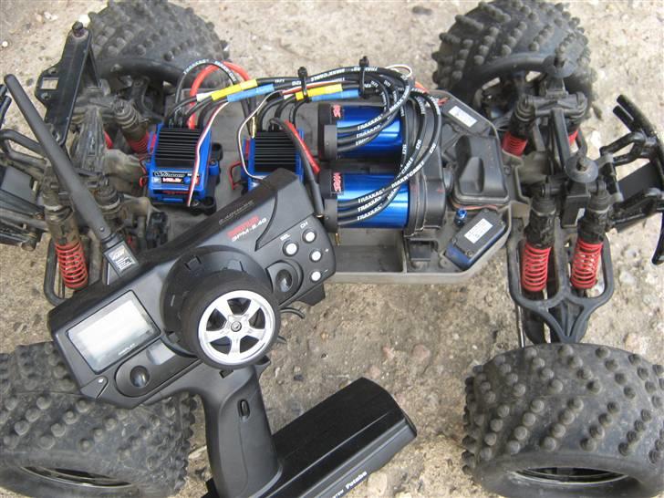 Off-Roader :E-Maxx V Twin Lipo og Bl - T3PM Futuba 2,4 GHz-SS sender 3 kanals modtager billede 10