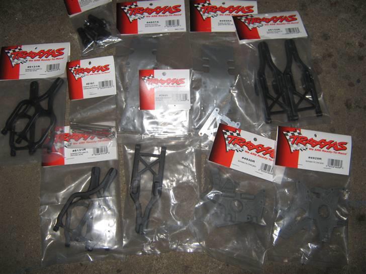 Off-Roader :E-Maxx V Twin Lipo og Bl - Xtra udstyr til E-Maxxen.....(-: reservedele.....(-: billede 11
