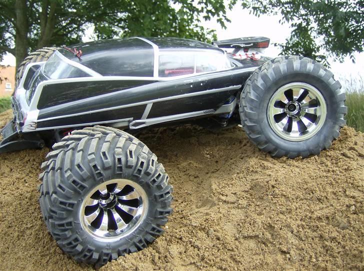 Off-Roader :E-Maxx V Twin Lipo og Bl - New E-Maxx Lipo og Bl.....(-:  dæk.....(-:160mm høj, 120mm brede....(-: billede 16