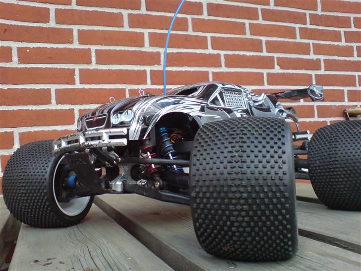 Off-Roader E-maxx Brushless billede 10