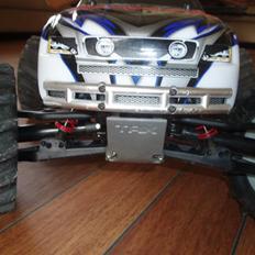 Off-Roader traxxas e-maxx: SOLGT