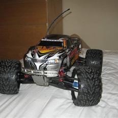 Off-Roader Traxxas T-Maxx 3.3