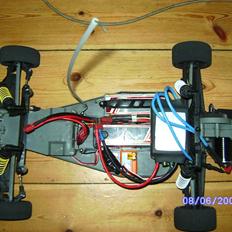 Bil rustler med lund modd