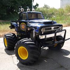 Truck Midnight Pumpkin