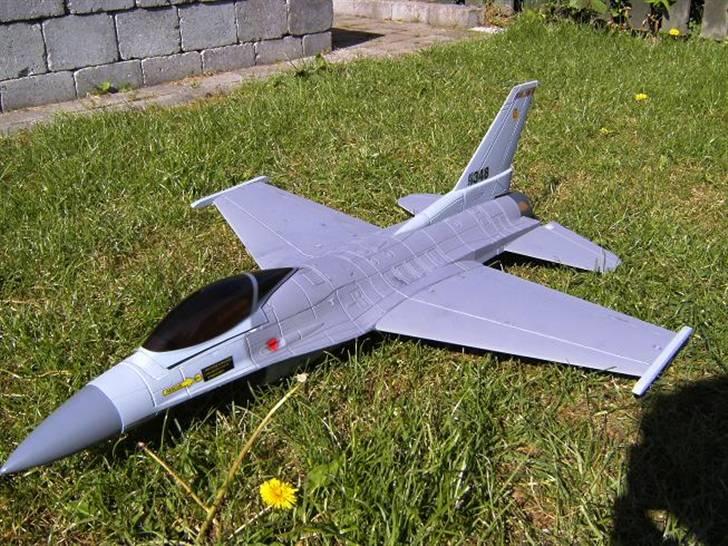 Fly Kyosho F-16 billede 4