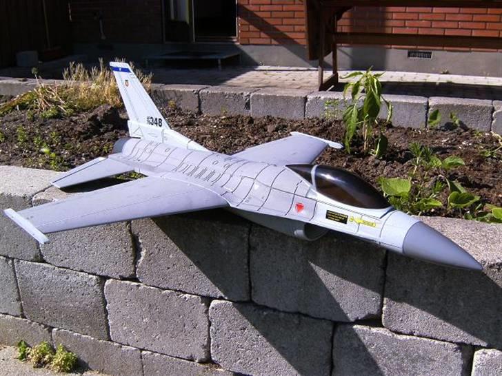 Fly Kyosho F-16 billede 6