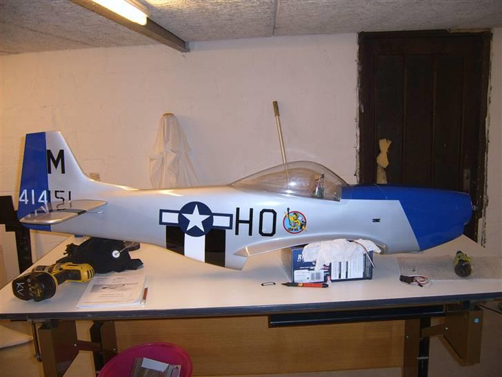 Fly P-51D MUSTANG. Solgt. billede 12