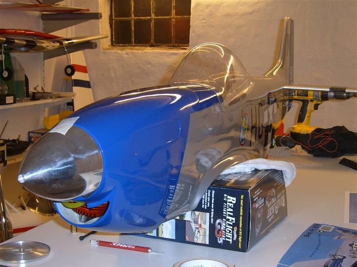 Fly P-51D MUSTANG. Solgt. billede 13