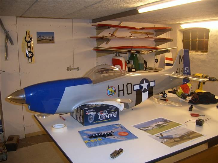 Fly P-51D MUSTANG. Solgt. billede 14