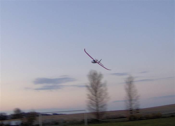 Fly Multiplex Easystar - Frk. fotograf, du sagde jo selv "FLYV TÆTTERE PÅ" billede 13