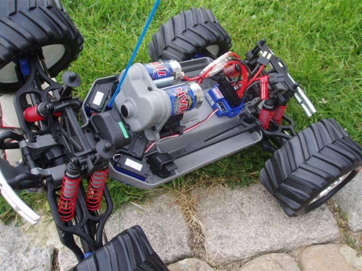 Off-Roader traxxas e-maxx: SOLGT billede 5