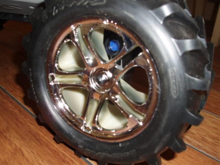 Off-Roader traxxas e-maxx: SOLGT billede 11