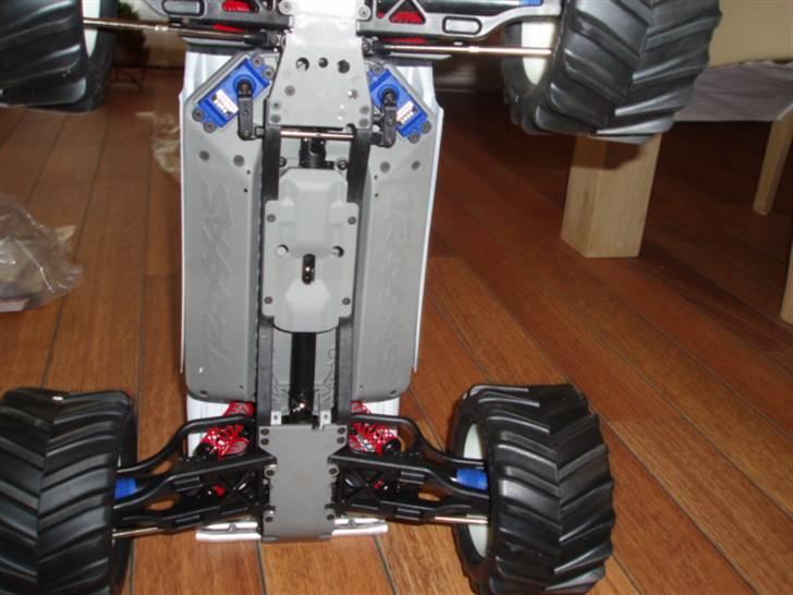 Off-Roader traxxas e-maxx: SOLGT billede 13