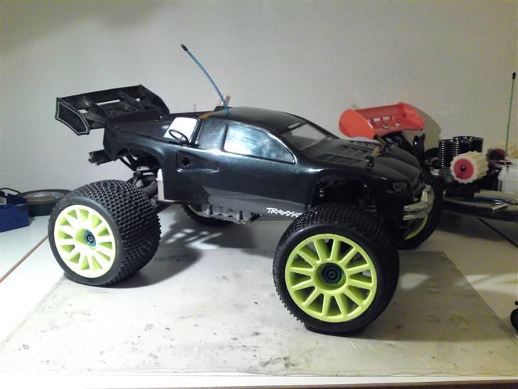 Off-Roader TraxxasRevo3.3 523STJÅLET - ny proline karosse hpi 23mm hex traxxas wing kit. proline 40 series, bowties. billede 1