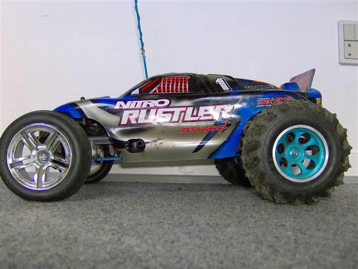 Off-Roader Nitro Rustler - super fed bil (når den altså køre) billede 1