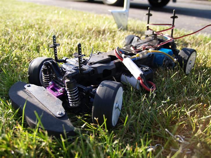 Bil HBX  - Fra siden af under "hatten" billede 6