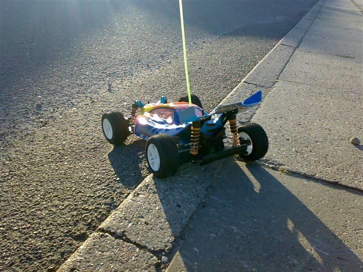 Buggy HBX MAX Buggy XTi - Første køretur, på vej ned af fortovet bag fra billede 2