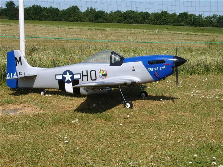 Fly P-51D MUSTANG. Solgt. billede 20