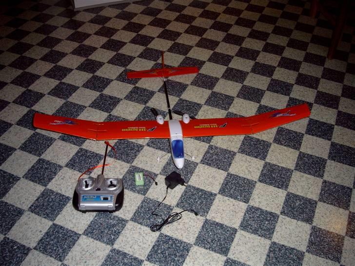 Fly  F-360 aeroplane DØD billede 1