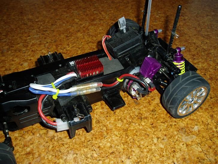 Bil 4wd HBX - Skyline Tunet - Lige et billed af ledningsføringen og det nye El billede 12