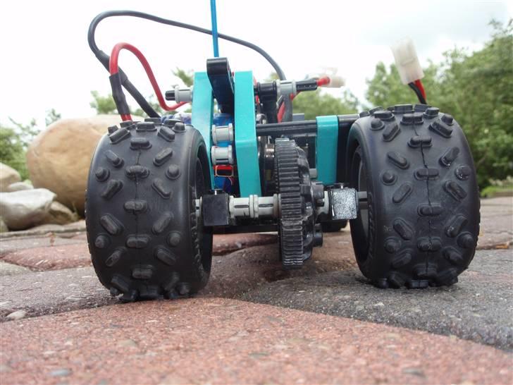 Bil Lego RC Racer HJEMMEBYG - Bagenden på bilen billede 6