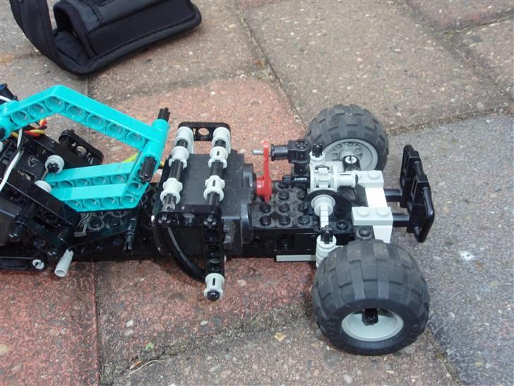 Bil Lego RC Racer HJEMMEBYG - Servoen billede 10