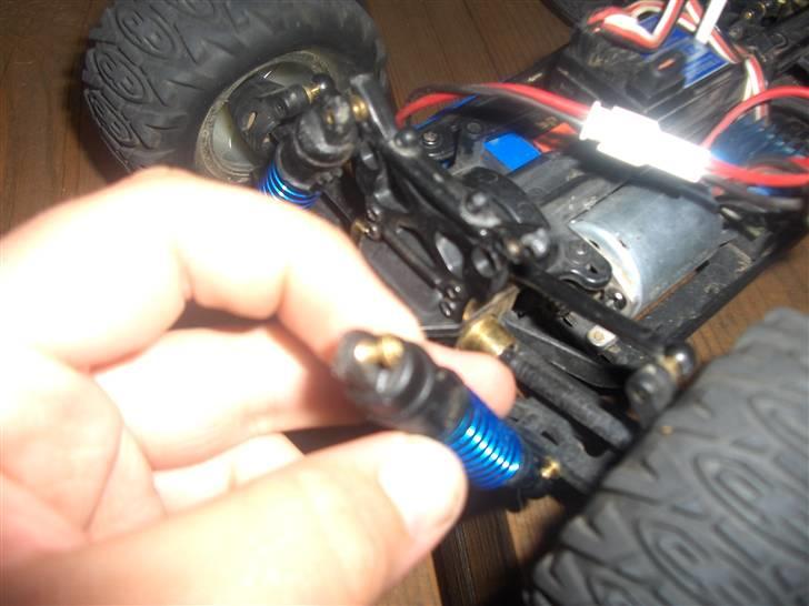 Off-Roader RC18MT Byttet ! - det er den skrue der er knækket :`( billede 8