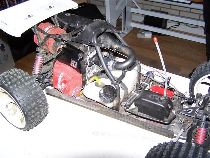 Off-Roader FG - Baja - Så har jeg fået monteret Outerwears, indsugnings pose (Ved trækstart). Har haft det skilt af en gang før, det kan sku æde græs så det basker :D billede 17