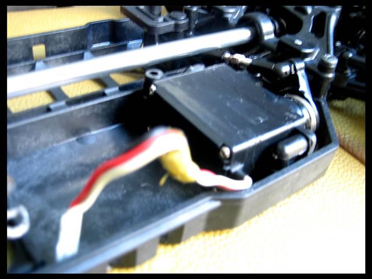 Bil       Yokomo DriftPackage - min Servo: KoPropo PCS-21 som kan trække 10 kg på 0,09 sek.. Servo koster 1200 kr. fra ny, så det skulle gerne være en servo der kan holde til meget... billede 17