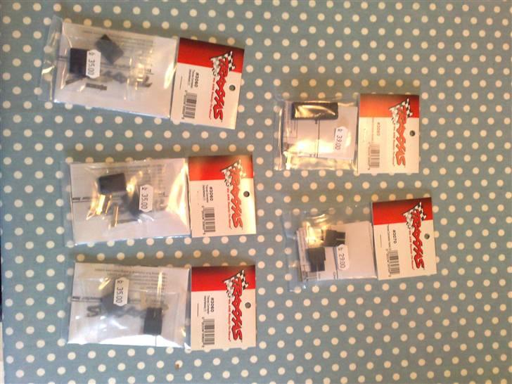 Off-Roader E-MAXX V-Twin (SOLGT) - Traxxas Stik til bil, batteri og lader. billede 16