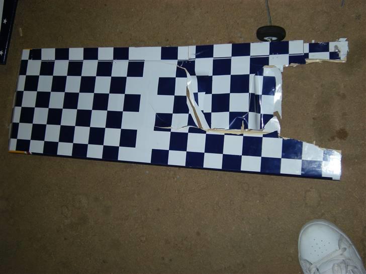 Fly Arising Star Crashed - vingen knækket midt over !! ;(  billede 18