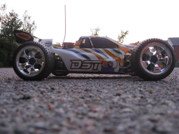 Off-Roader Kyosho DST - Stadium - Asfalt-klar.  ProLine 30 Road Rage dæk og 2.8" Chrome fælg billede 12