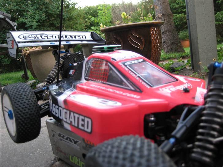 Buggy Team Associated RC8 FT billede 15