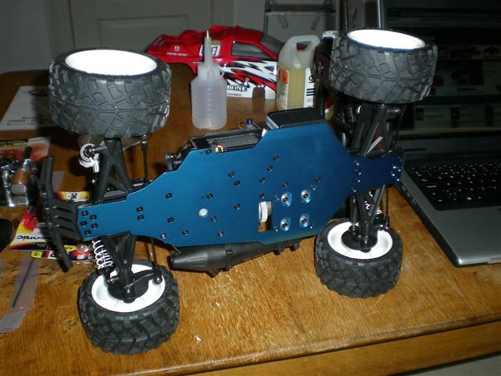 Off-Roader Carson NitroBone Truggy billede 13