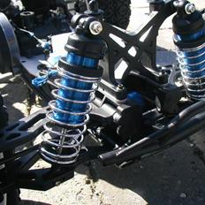 Truck Solgt: Team Losi LST2