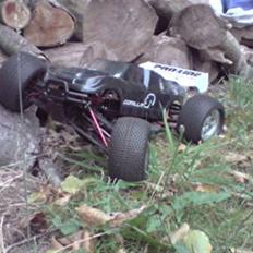 Off-Roader E-revo/e-maxx