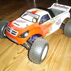 Bil Kyosho TR15 Stadium Truck