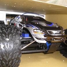 Off-Roader Traxas E-Revo solgt