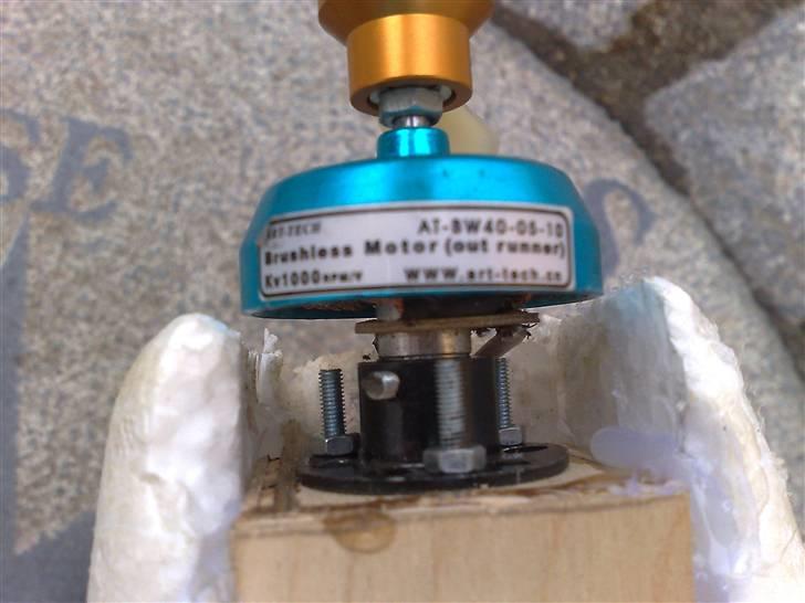 Fly MiniMag. Convert to Nitro - Outrunner AT-BW 40-05-10 den trækker okay med en APC 9´´ x 5  billede 12