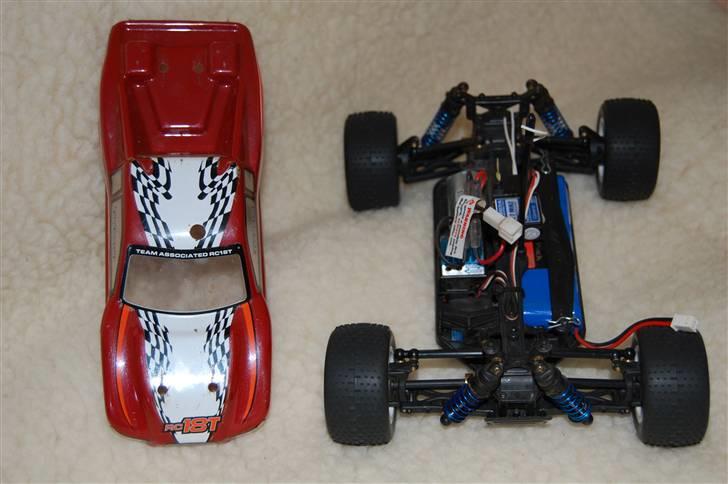 Truck RC18T - Med karossen, som nok skal blive skiftet. Maler selv.. billede 6